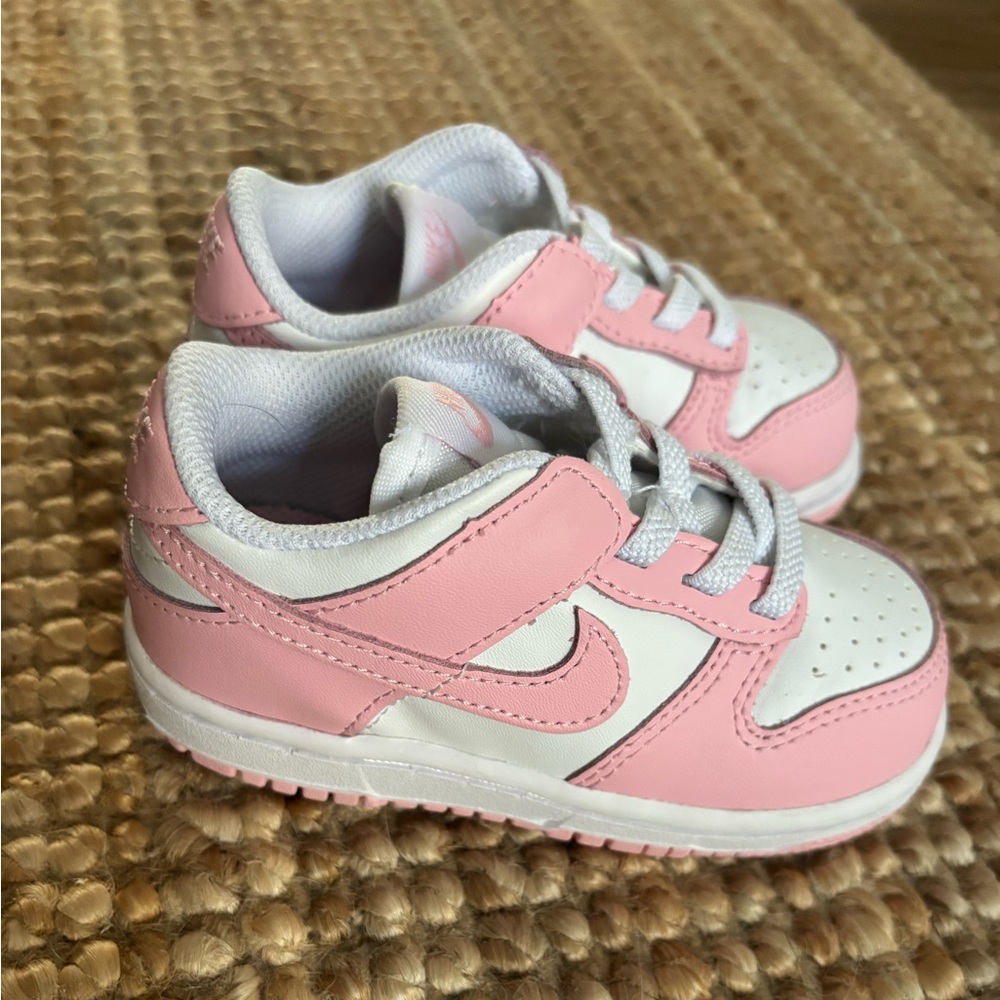 Nike Toddler Pink and White Low-Top Sneakers